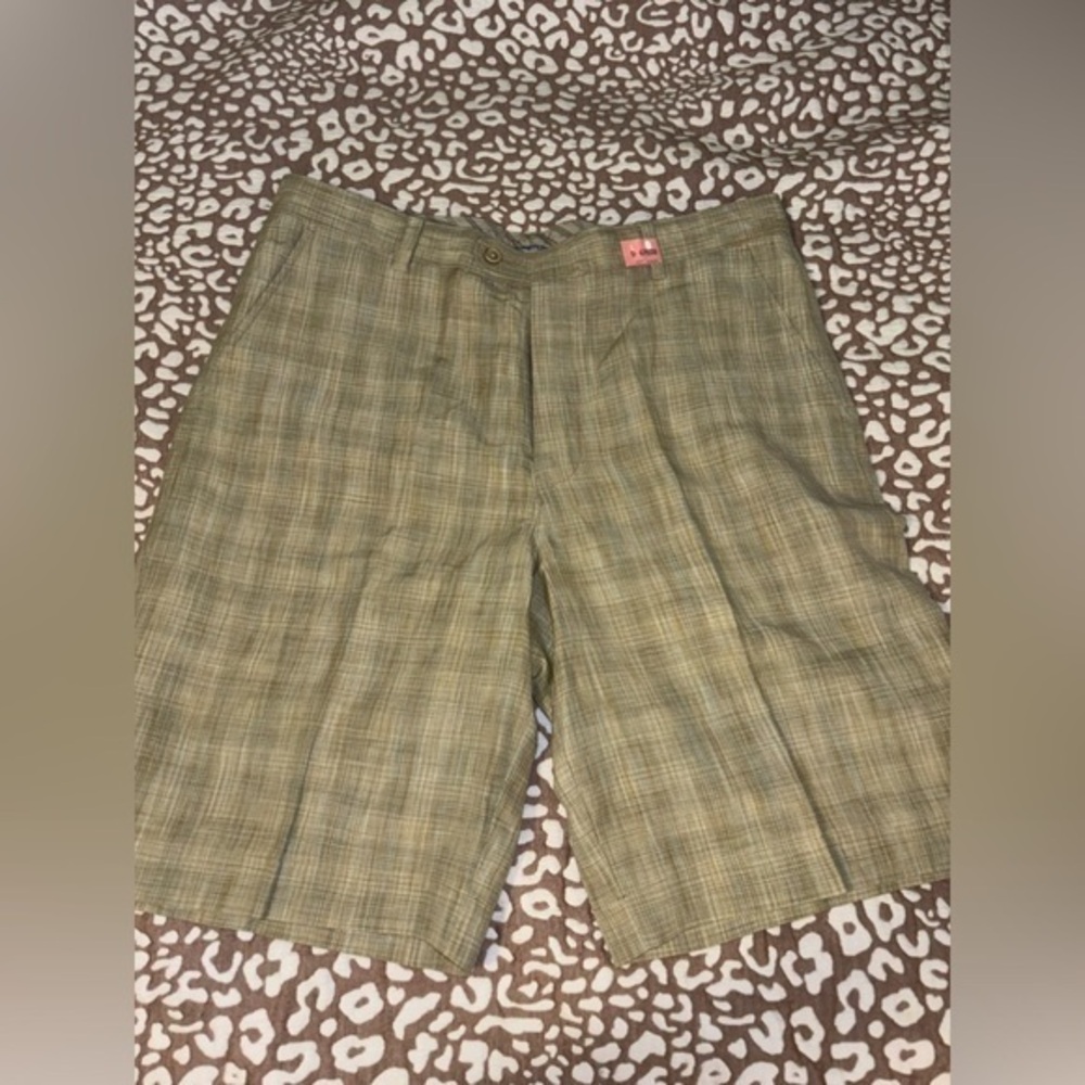 Tommy Bahama silk/linen shorts! Men’s size 36
